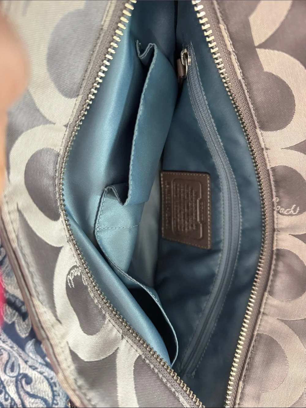 Coach tote iconic